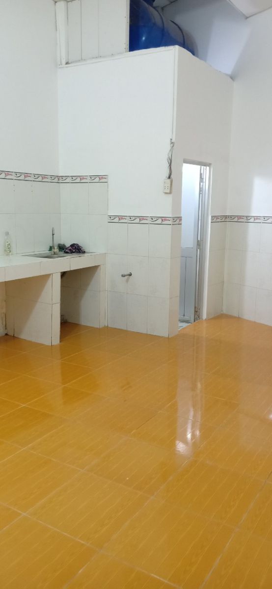 Bán nhà riêng 4x18m giá 3 tỉ 2 cấp 4 hẻm đường Phan Văn Hớn ấp 2 xã Xuân Thới Thượng