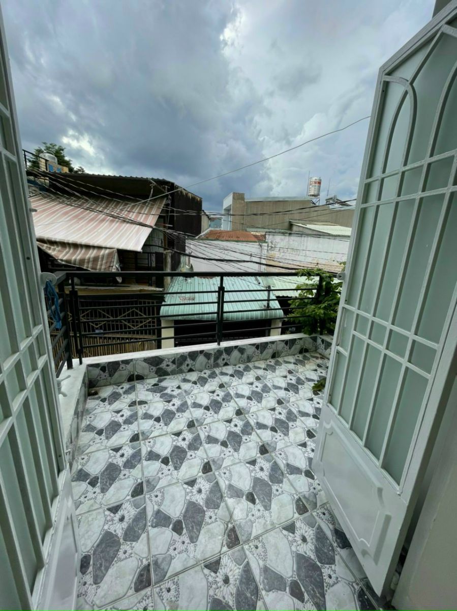 Bán nhà đẹp 45m2 mặt hẻm to đường HT3 gần chợ Hiệp Thành quận 12